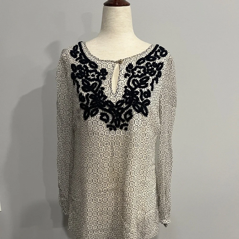 Tory Burch Chic Blouse with Black Embroidery Size 4‎